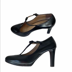 Black T-strap heel Antonio Melani